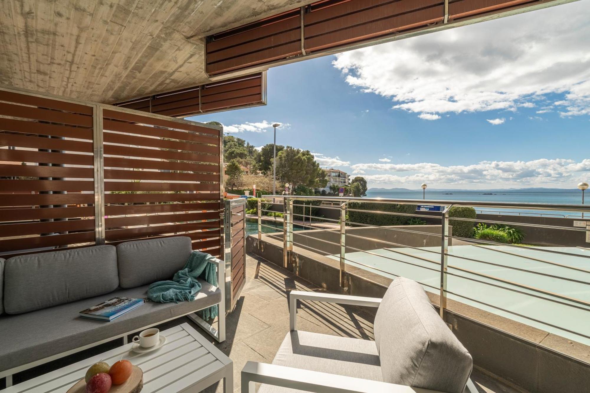 Apartamento Con Gran Terraza Delante Del Mar Roses Buitenkant foto