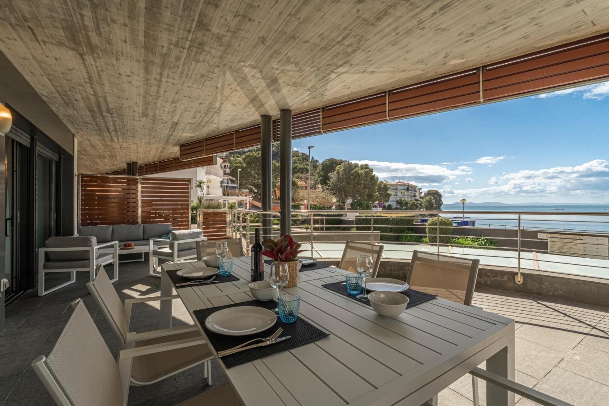 Apartamento Con Gran Terraza Delante Del Mar Roses Buitenkant foto