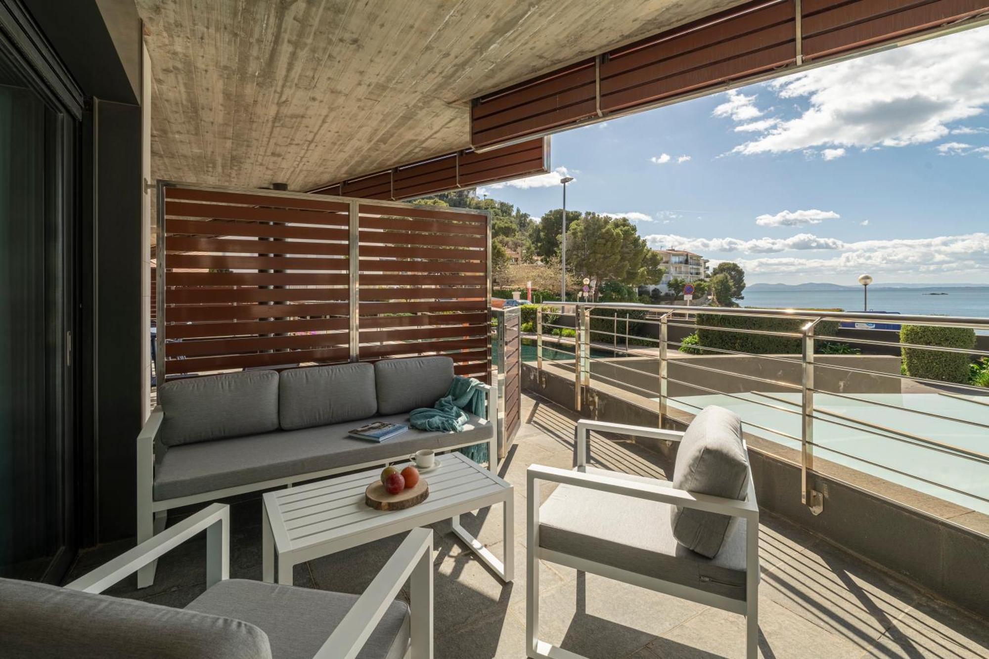 Apartamento Con Gran Terraza Delante Del Mar Roses Buitenkant foto