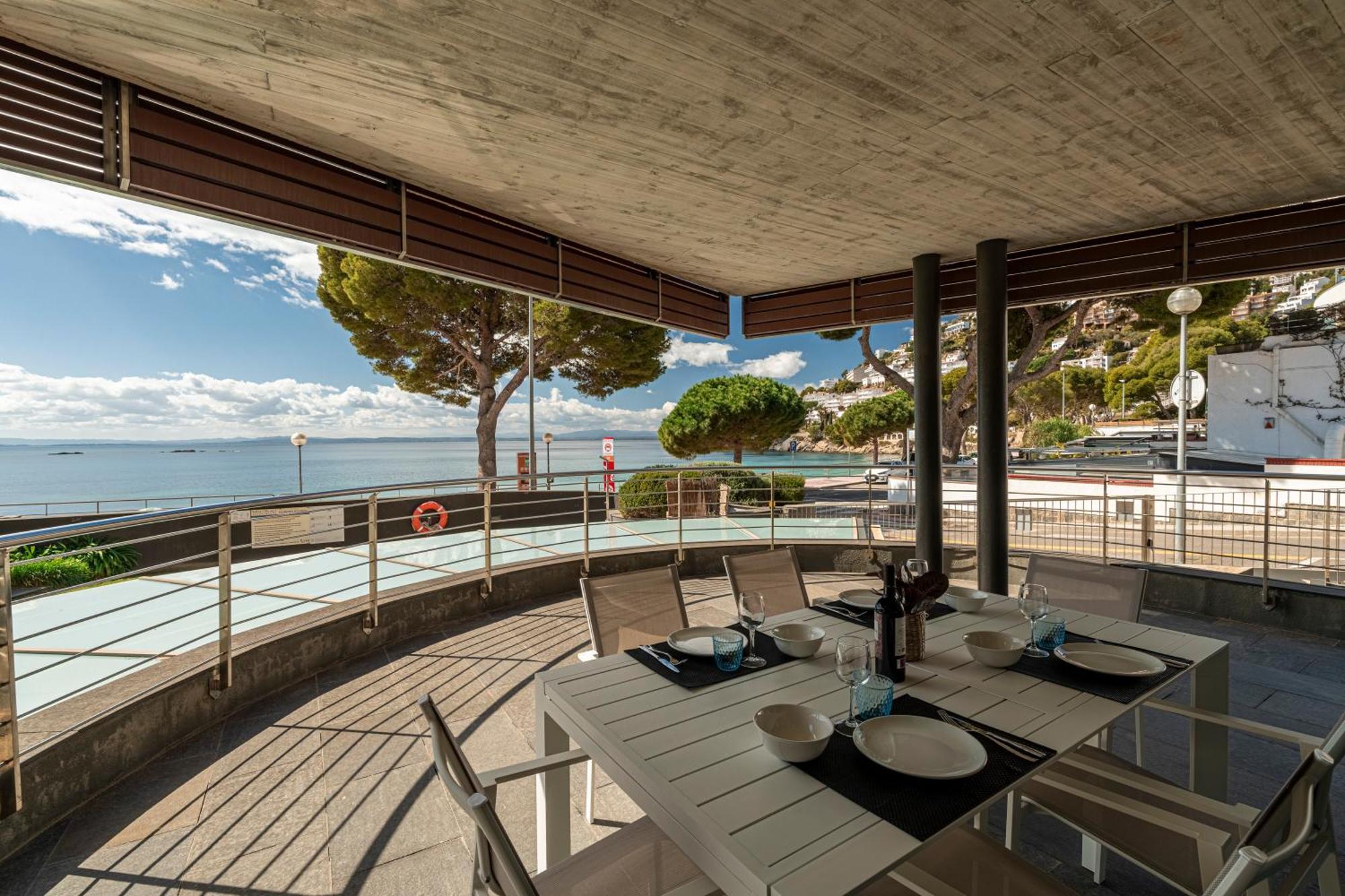 Apartamento Con Gran Terraza Delante Del Mar Roses Buitenkant foto